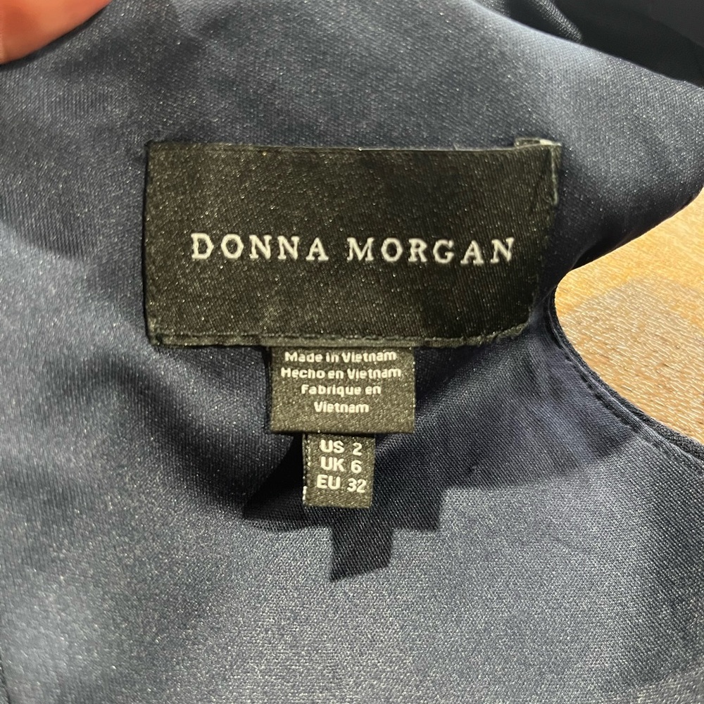 Donna Morgan Women's Bodycon Dress w/ Asymmetrical Hem Sz 2 - Picture 8 of 8